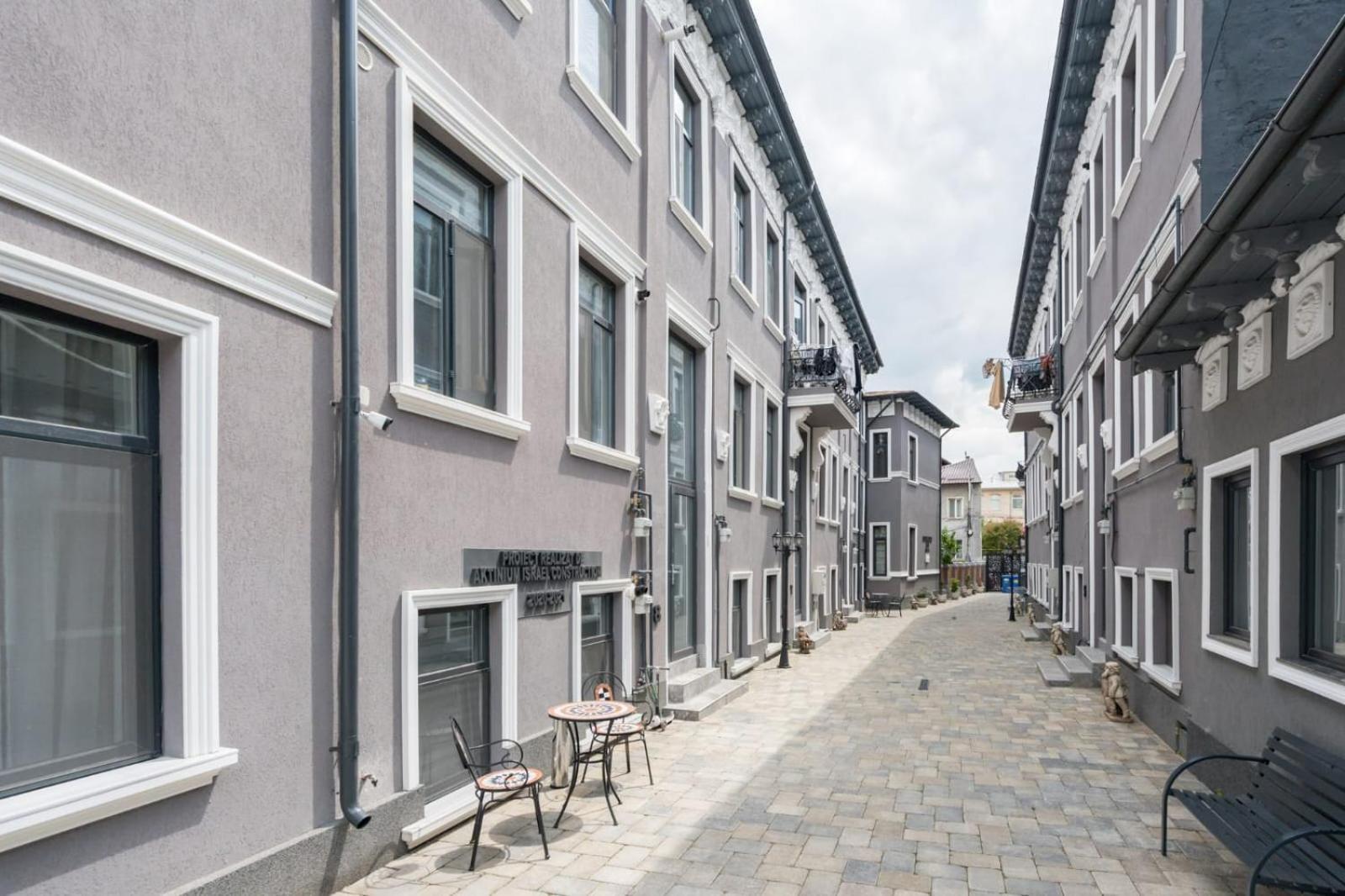 4 City Bucharest Exterior photo