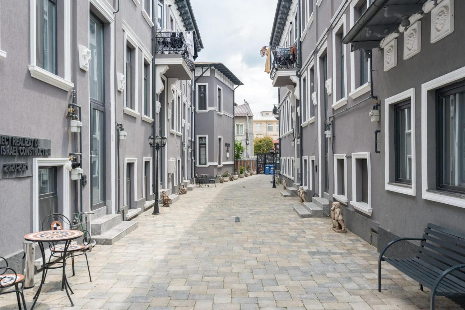 4 City Bucharest Exterior photo